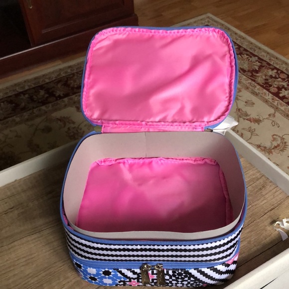 Cosmetic Train Case - Picture 2 of 8